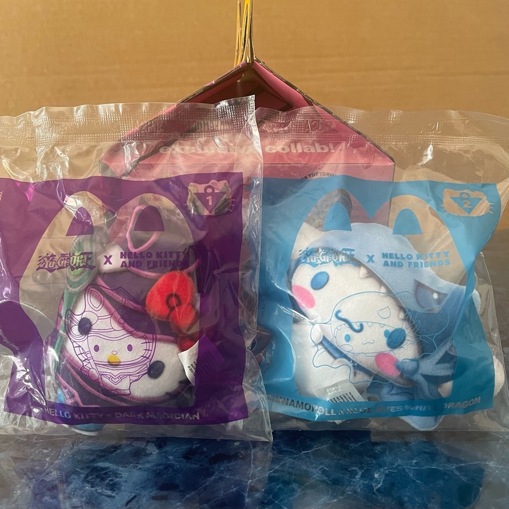 Hello Kitty & Cinnamonroll Mcdonald’s Happy meal plush toys